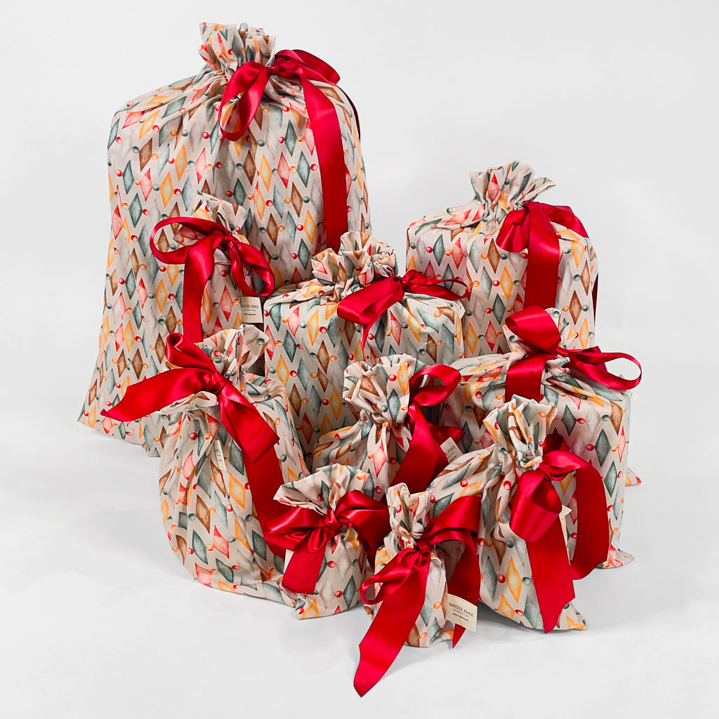 Set of 10 includes large Santa sack